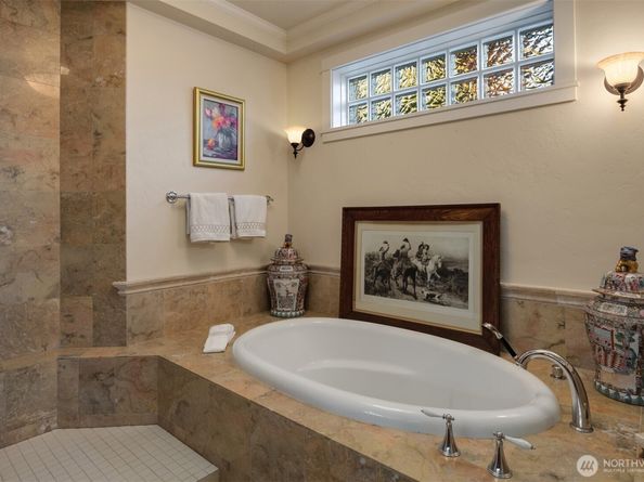 16 Enatai Drive, Bellevue WA 98004