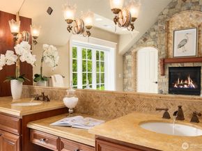 20424 NE 64th Place, Redmond WA 98053