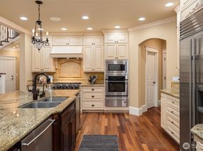 20424 NE 64th Place, Redmond WA 98053