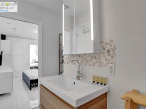 5445 Collins Ave BAY14, Miami Beach FL 33140