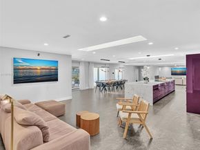 840 S Southlake Dr, Hollywood FL 33019