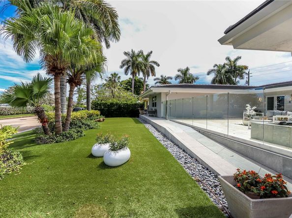 840 S Southlake Dr, Hollywood FL 33019
