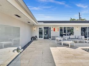 840 S Southlake Dr, Hollywood FL 33019