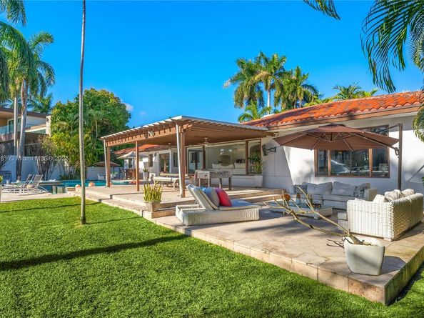 1070 Belle Meade Island Dr, Miami FL 33138