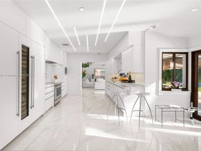 1070 Belle Meade Island Dr, Miami FL 33138
