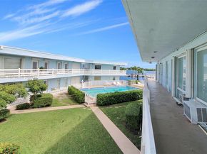 2700 NE 135th St 12, North Miami FL 33181