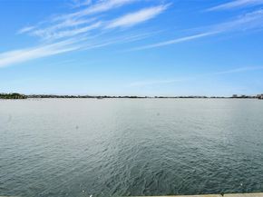 2700 NE 135th St 12, North Miami FL 33181