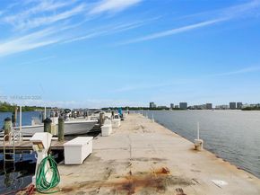 2700 NE 135th St 12, North Miami FL 33181