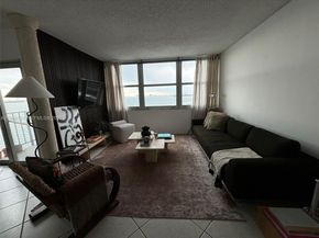 11930 N Bayshore Dr 406, North Miami FL 33181