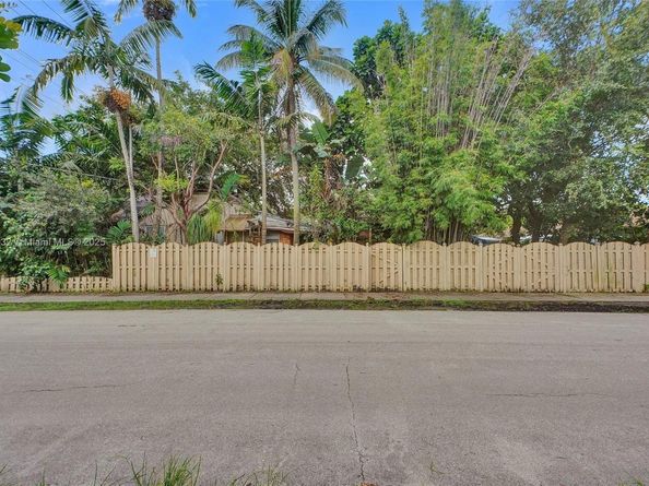 1024 N 24th, Hollywood FL 33020