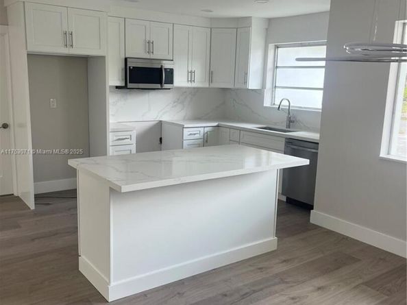 110 NE 132nd St, North Miami FL 33161