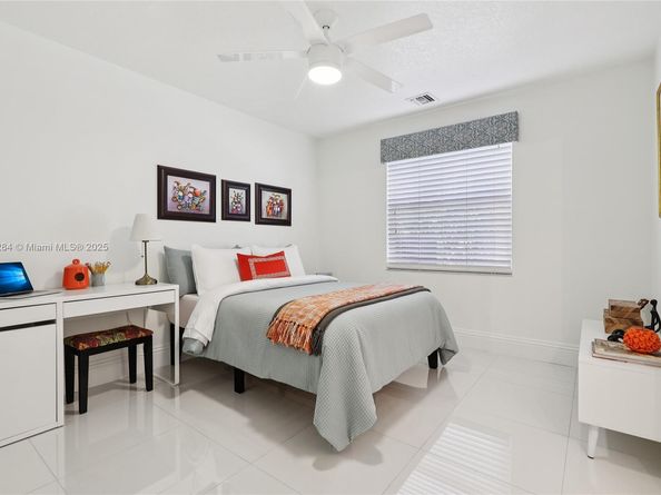 3921 SW 186th Ave, Miramar FL 33029