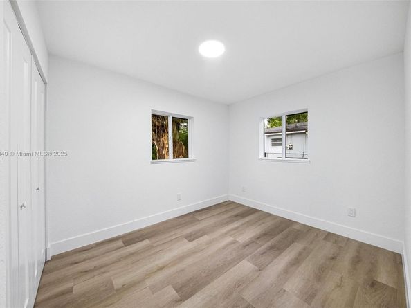 2951 NW 47th St, Miami FL 33142