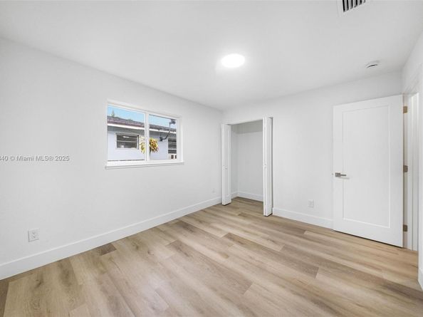 2951 NW 47th St, Miami FL 33142