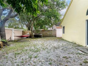 1008 W Jasmine Ln, North Lauderdale FL 33068