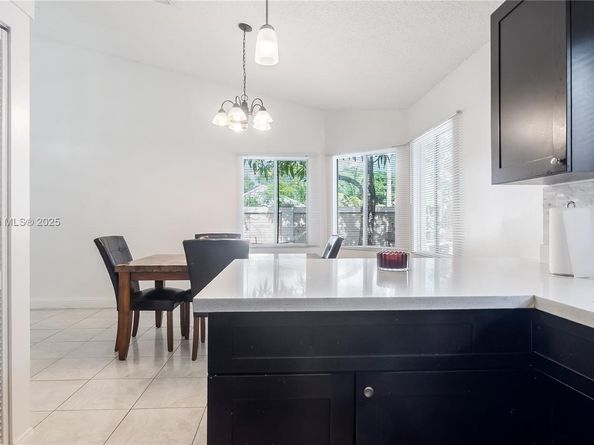 1008 W Jasmine Ln, North Lauderdale FL 33068