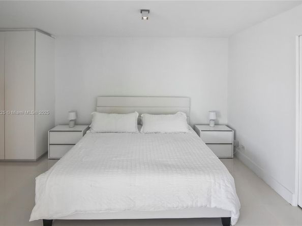 6039 Collins Ave 1402, Miami Beach FL 33140