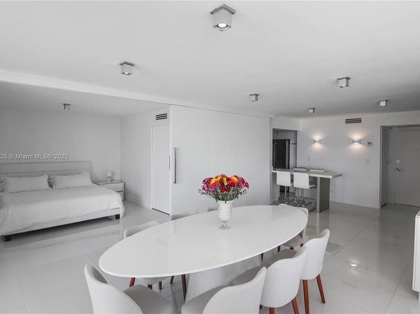 6039 Collins Ave 1402, Miami Beach FL 33140