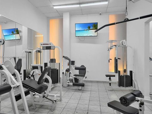 6039 Collins Ave 1402, Miami Beach FL 33140