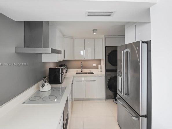 6039 Collins Ave 1402, Miami Beach FL 33140