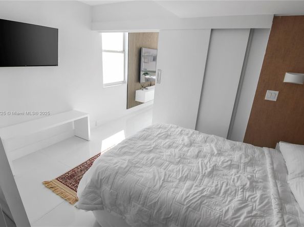 6039 Collins Ave 1402, Miami Beach FL 33140
