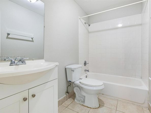 6048 Buchanan St, Hollywood FL 33024