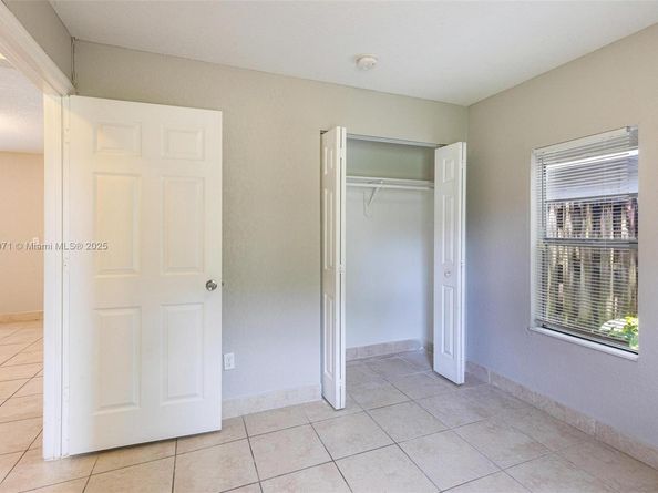 6048 Buchanan St, Hollywood FL 33024