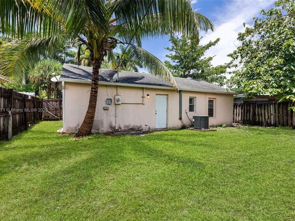6048 Buchanan St, Hollywood FL 33024