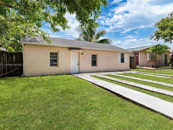 6048 Buchanan St, Hollywood FL 33024