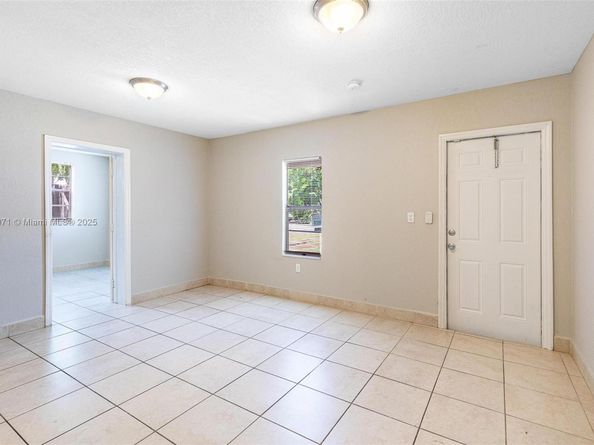 6048 Buchanan St, Hollywood FL 33024