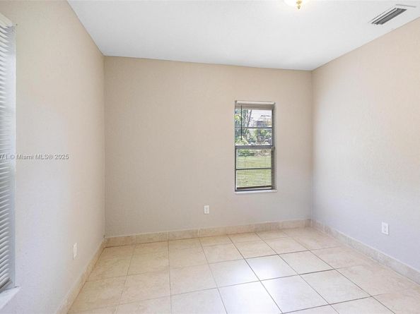 6048 Buchanan St, Hollywood FL 33024