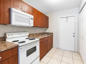 6048 Buchanan St, Hollywood FL 33024