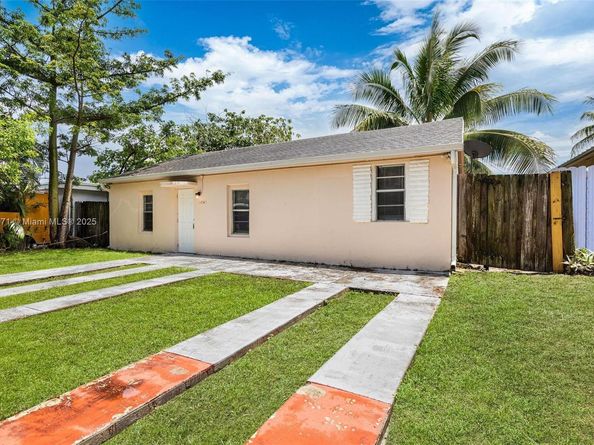 6048 Buchanan St, Hollywood FL 33024