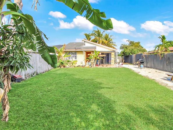 11324 SW 187th Ter, Miami FL 33157