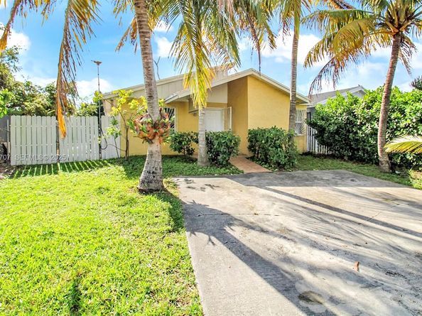 11324 SW 187th Ter, Miami FL 33157