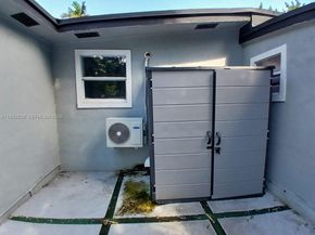 1053 NE 149th St, Miami FL 33161