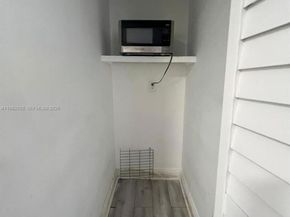 1053 NE 149th St, Miami FL 33161