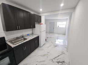 12101 SW 215th St, Miami FL 33177