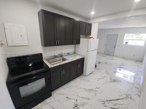 12101 SW 215th St, Miami FL 33177