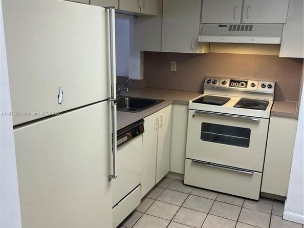 440 E 23rd St 1118, Hialeah FL 33013