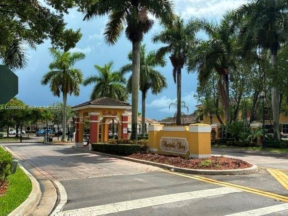 4219 NE 9th St, Homestead FL 33033