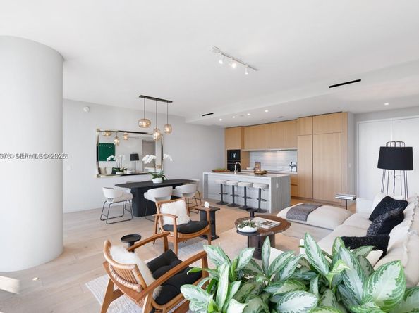 8701 Collins Ave 404, Miami Beach FL 33154