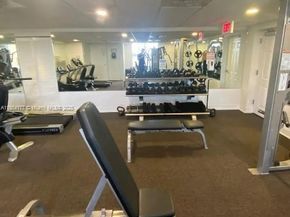 900 SW 8th St 904, Miami FL 33130