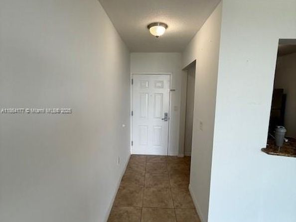 900 SW 8th St 904, Miami FL 33130