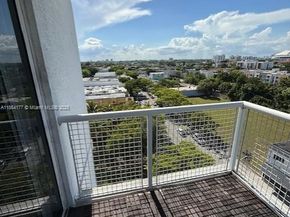 900 SW 8th St 904, Miami FL 33130