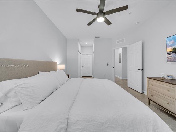 290 NW 109th Ave 103, Miami FL 33172