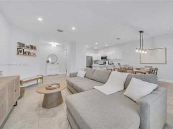290 NW 109th Ave