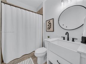 290 NW 109th Ave 103, Miami FL 33172