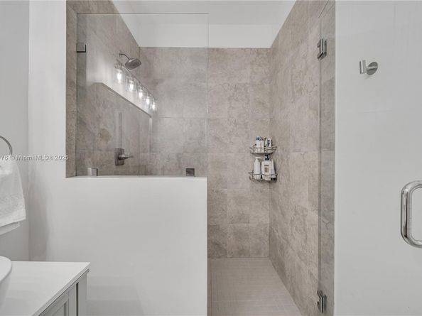 290 NW 109th Ave 103, Miami FL 33172