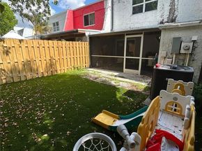 7402 NW 75th St, Tamarac FL 33321